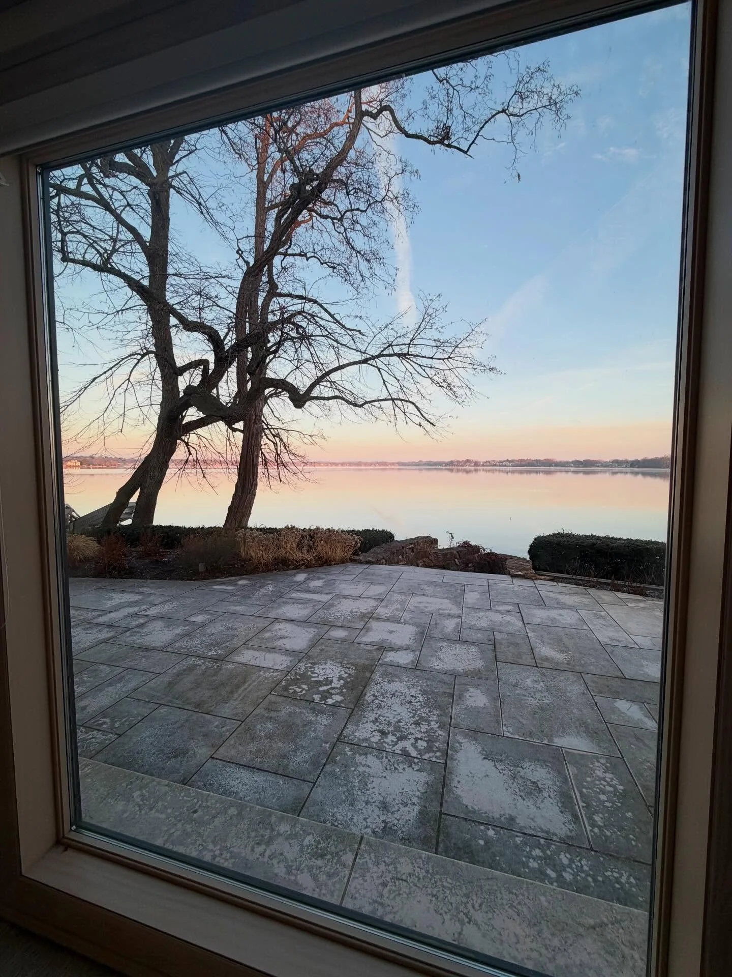 A Saturday morning scene in Oconomowoc before driving to Madison last weekend. My best (and unexpected joy) yoga view in November.

💛☀️🧘&zwj;♀️🙏🏻

#joy
#wonder
#unexpected
#yoga
#yogi
#yogaview
#everyday