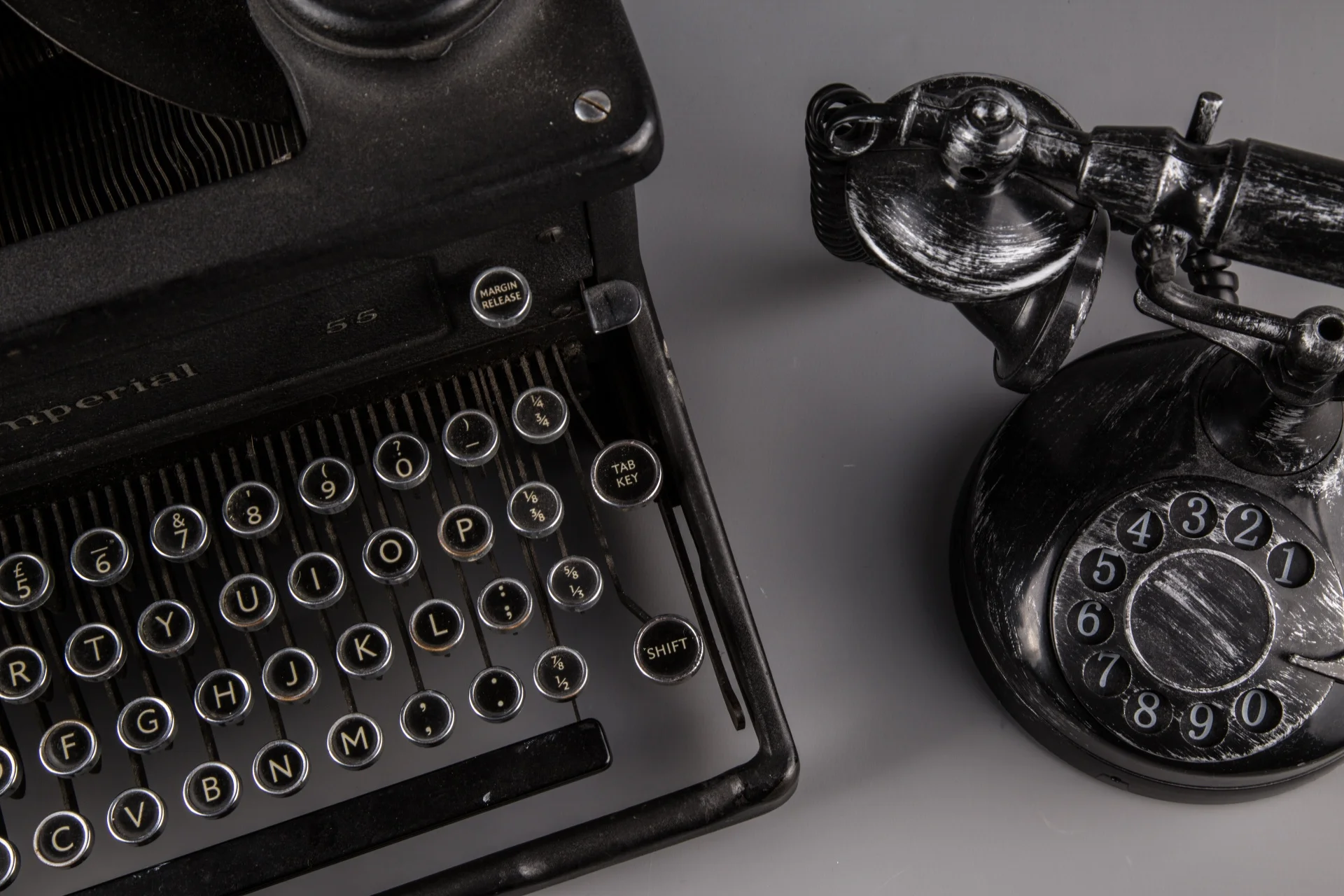 typewriter-and-phone-1462564056Dcf.jpg