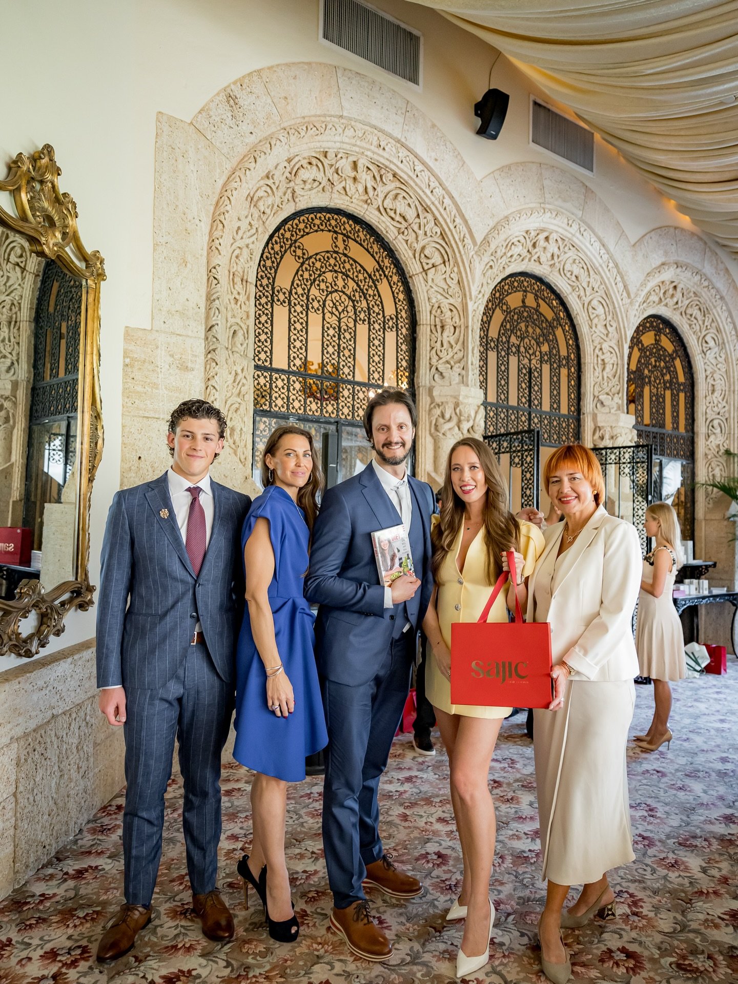 🦃 This Thanksgiving, we gathered at the iconic @themaralagoclub for a longevity-themed celebration with members of the @global.longevity.association &mdash;a community committed to advancing health, nourishment, and long-term wellbeing.

Our mission