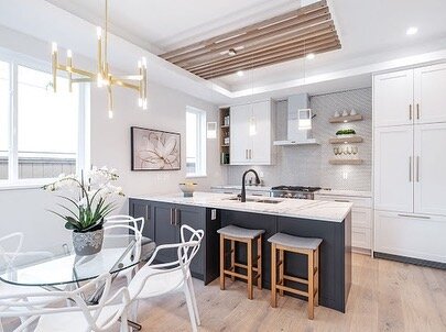 765 E 39th Avenue 1/2 Duplex 

Can never fail with an open concept kitchen featuring Fisher &amp; Paykel appliances and quartz countertops, perfect for entertaining your guests. #asantihomes 
.
.
.
.
.
.
.
.

@houzz @builders.of.insta #vancouverreale