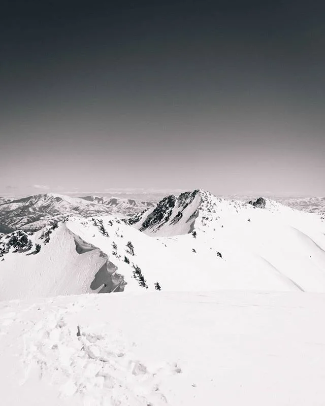 Snowboarding season is coming to an end with Snowbasin's closing day this Sunday. I'm definitely going to miss views like this. .
.
#teampixel #snowbasinresort #utahisrad #lifeelevated #optoutside #goatworthy #wildernessculture #mountainlife #winterw