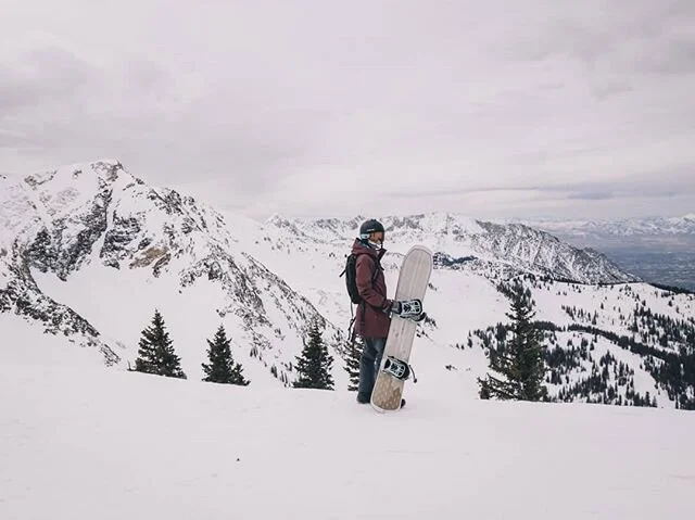 This past weekend got to demo some rad boards designed here in the Wasatch Mountains @cardiffsnowcraft 🔥
#teampixel #snowbird #cardiffsnowcraft .
.
#lifeelevated #utahisrad #skiutah #slc #snowboarding #theoutbound #wasatchmountains #littlecottonwood