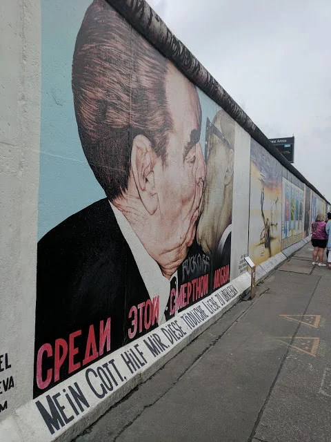 berlin-the-kiss.jpg