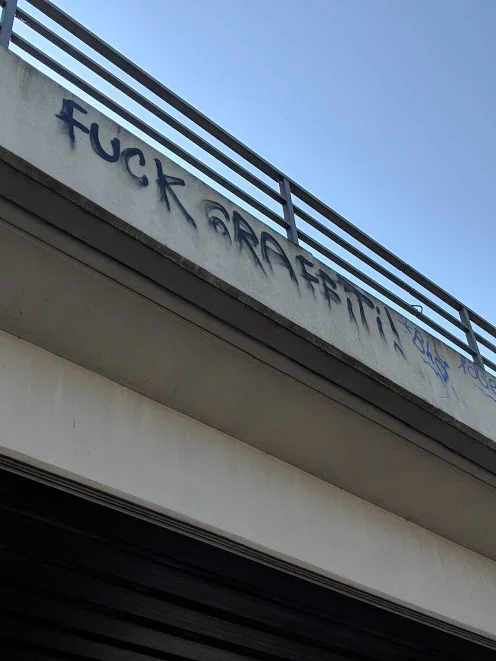 berlin-treptow-graffiti.jpg