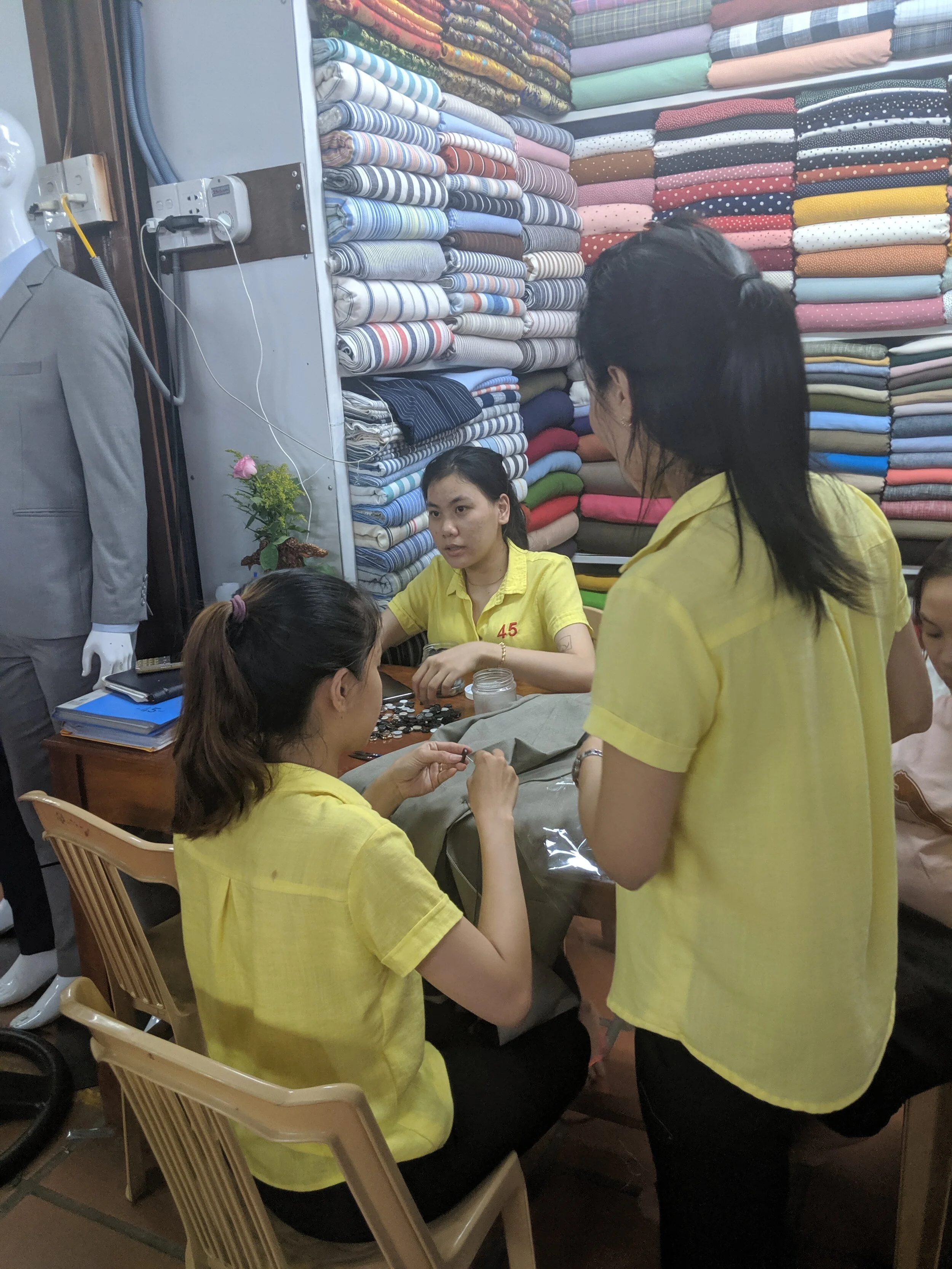 hoi-an-fabric-seamstresses.jpg