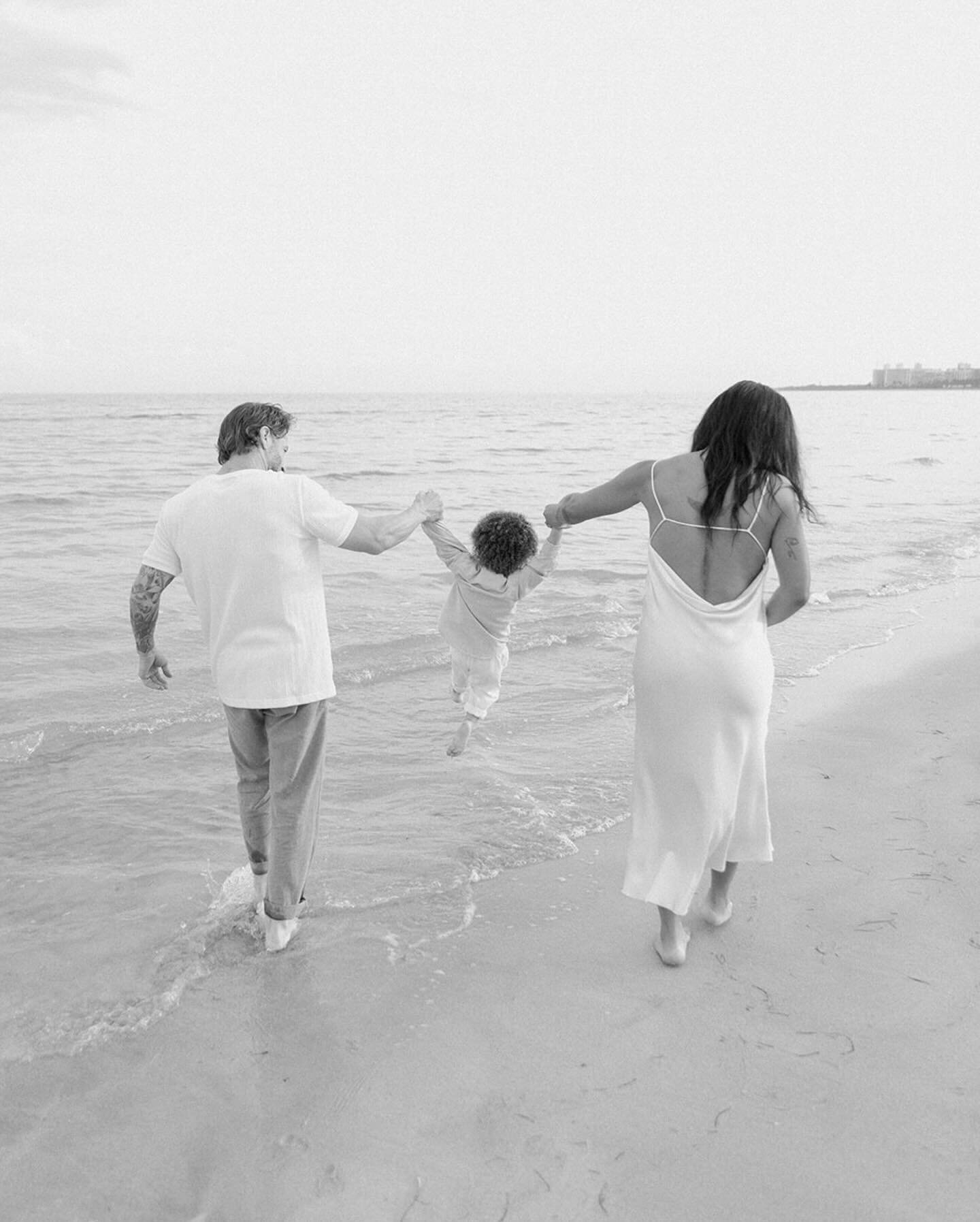 Favorites in black and white from this recent family photoshoot in Miami. It&rsquo;s such a good feeling to photograph clients over the years and watch their families grow. 🤍🤍

.
.
.
#zulieregophotography #familyphotography #miamiphotographer #mich