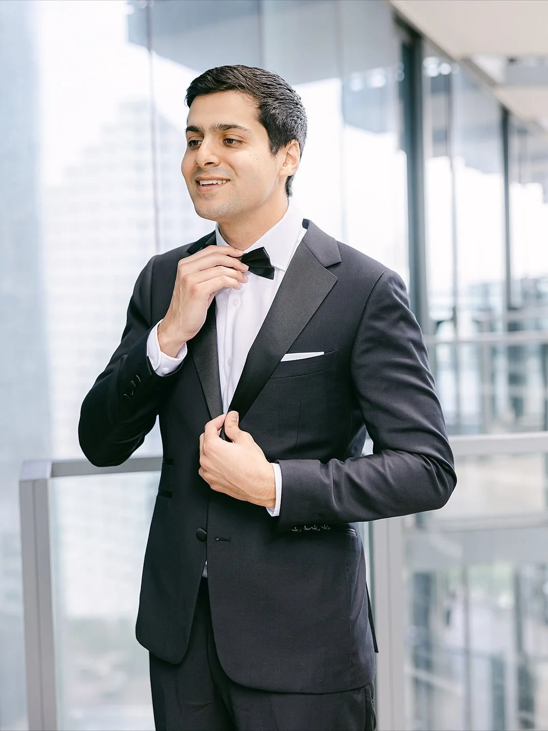 A beautiful rooftop wedding in 10 slides!! Scroll through to see all the beauty that surrounded this wedding day. 

.

.
.
#miamiweddingphotographer #miamiluxuryweddings #miamiphotographer #miamiwedding #penthousewharfweddings #detroitweddingphotogra