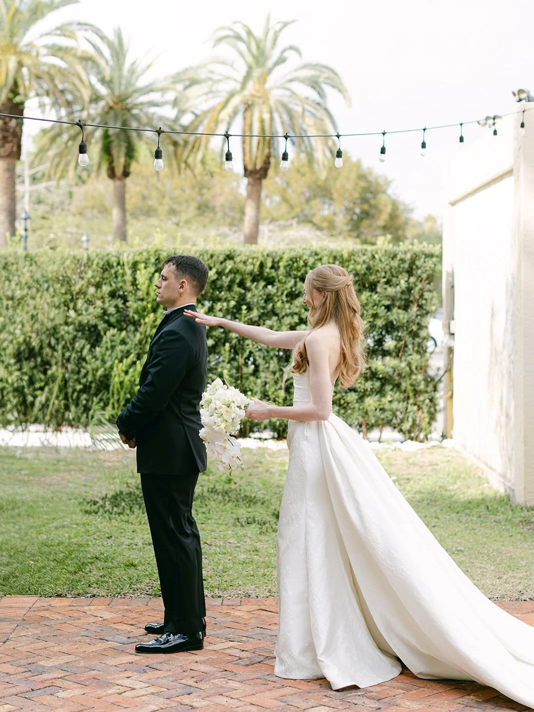First looks will always be one of those wedding day moments that make me tear up from excitement while editing. If you&rsquo;re planning your wedding, you might be wondering if it&rsquo;s worth it or not. And the honest truth, it depends on your wedd