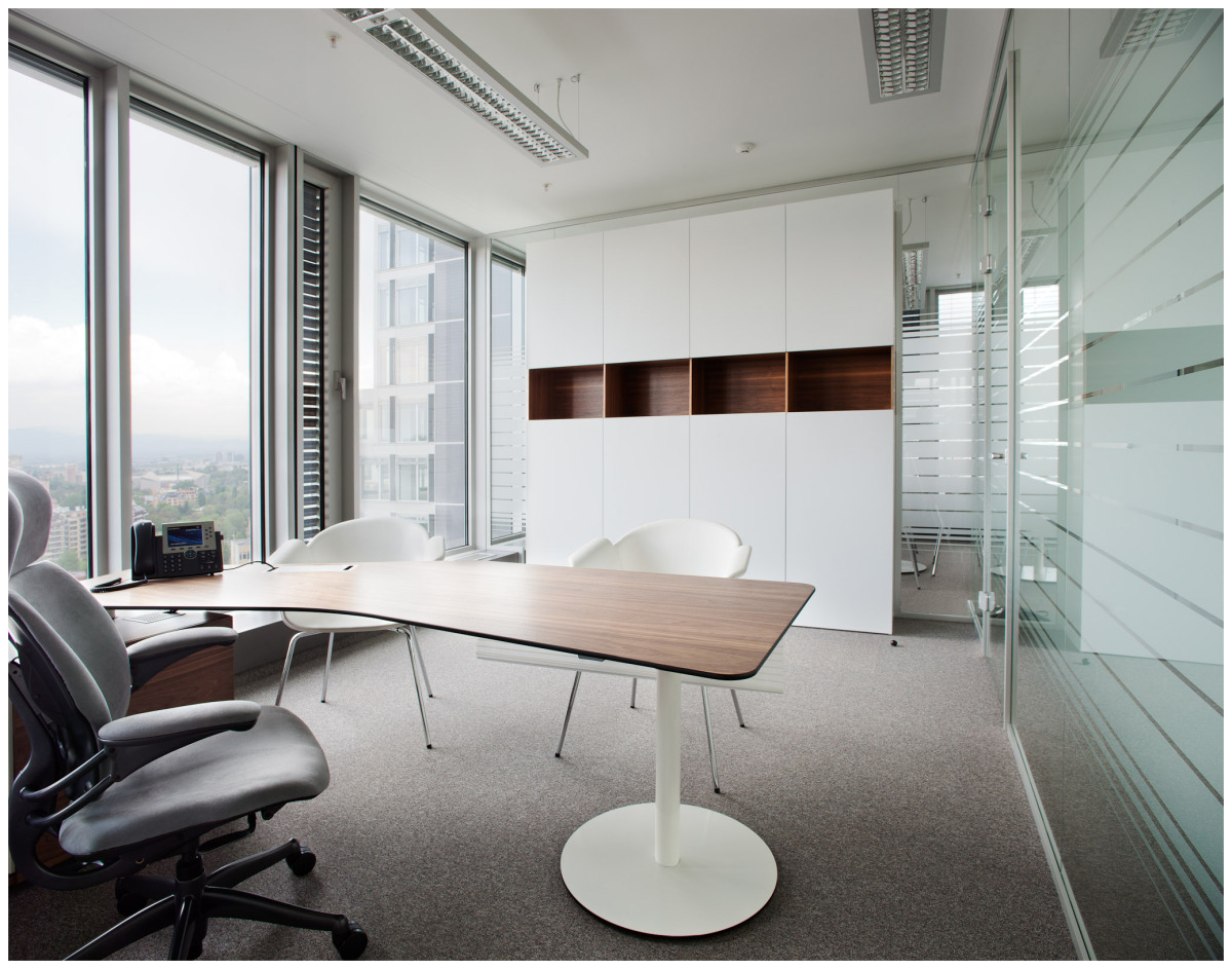 office+d8.jpg