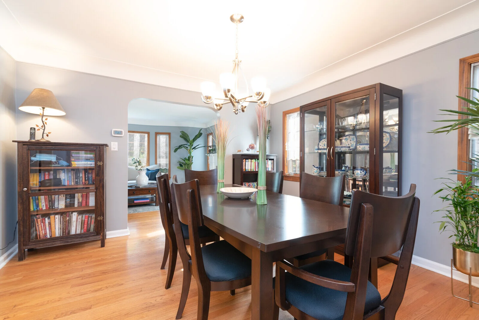 07_Dining_Room_2_mls.jpg