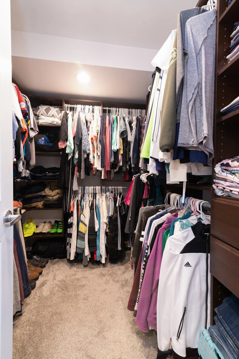 18_WalkIn_Closet_2_mls.jpg