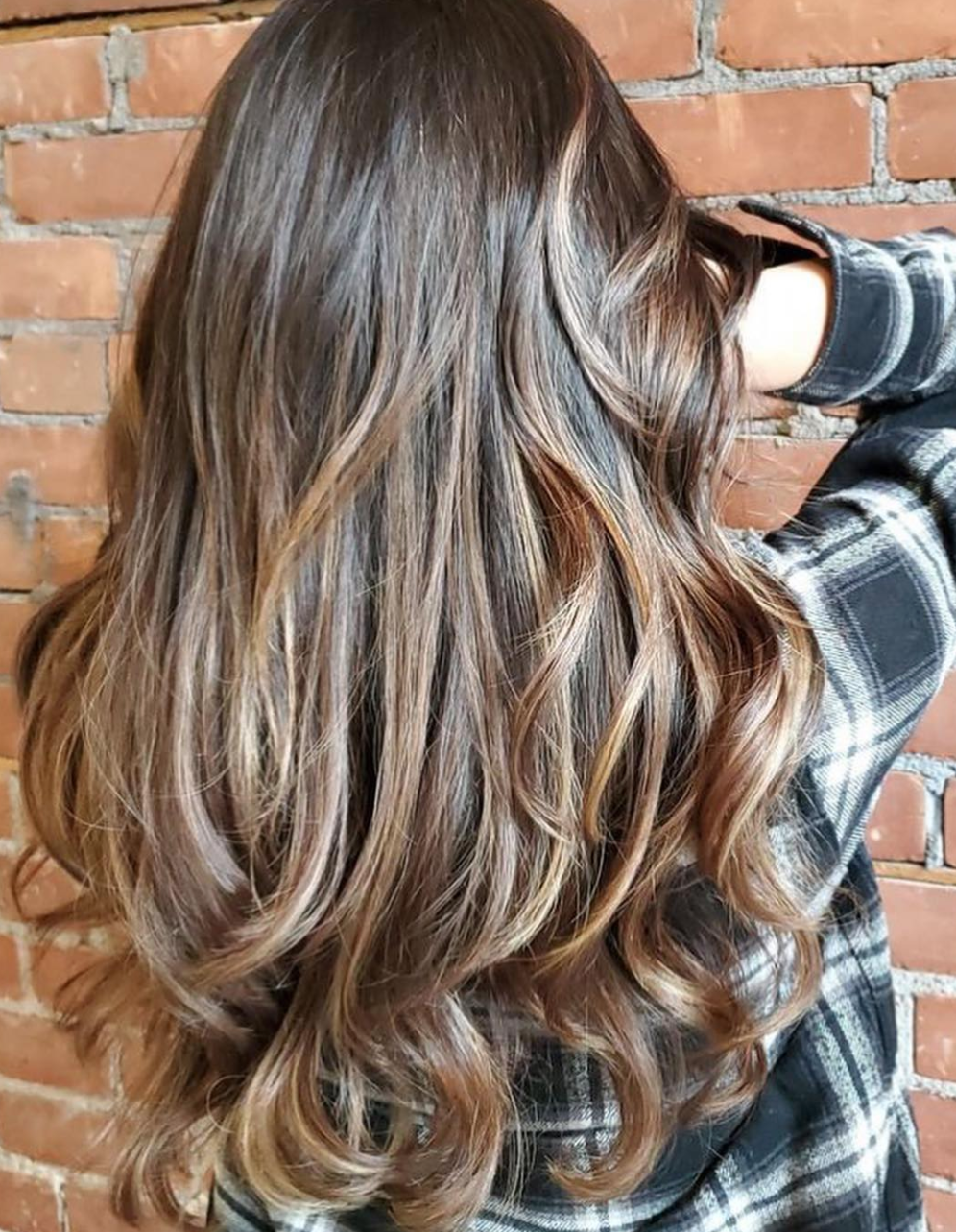 long wavy hair with balayage