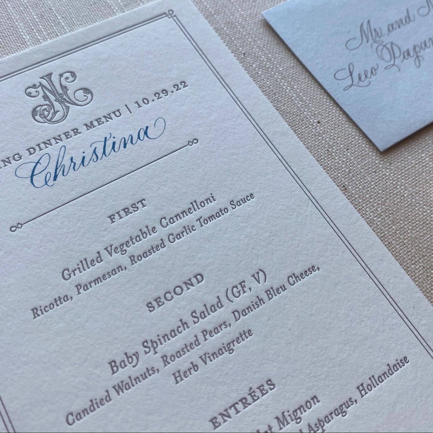 Elegant details 💙 Personalized menus just might be my favorite item to letter these days!

Stationery design: @colorboxletterpress
Planning: @fabulousfete

#calligraphy #pointedpen #placecard #dallascalligrapher #dallasweddings