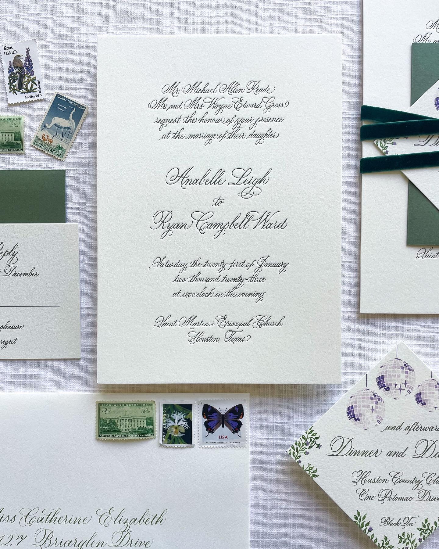 Elegant, timeless and full of fun! 💚
I truly loved writing for this beautiful invitation suite by @cepaperie for @myfriendsmademebuyit.

#weddingcalligraphy #weddinginvitations #calligraphyinvitation #dallascalligrapher #houstonweddings #weddingdeta