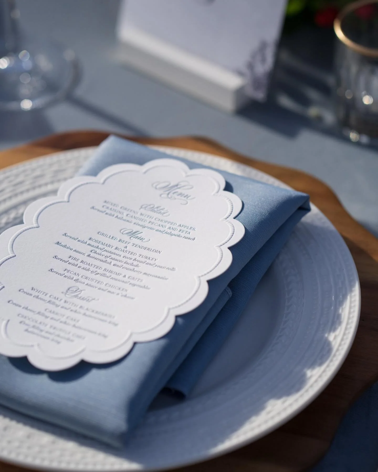 The details make all the difference ✨

Photography @rachelelainephoto 
Planner @shannonroseevents
Stationer @hazelwoodpaperco 
Floral @wedfullyyours 

#weddingmenus #weddingcallligraphy #texasweddings