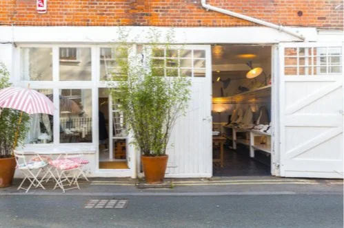 EGG, LONDON 36 Kinnerton Street London, SW1X 8E, England + 44 (0)20 7235 9315 eggtrading.com