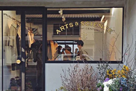 ARTS & SCIENCE, KYOTO 482.3 corner Higashi Ikesucho Nijo Higashiiru Kiyamachi.dori Nakagyo.ku Kyoto.shi 604.0922 Kyoto, Japan +81 75 253 6782 www.arts-science.com