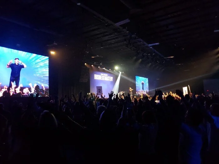 10 Things to Master to Emulate Tony Robbins’ Genius