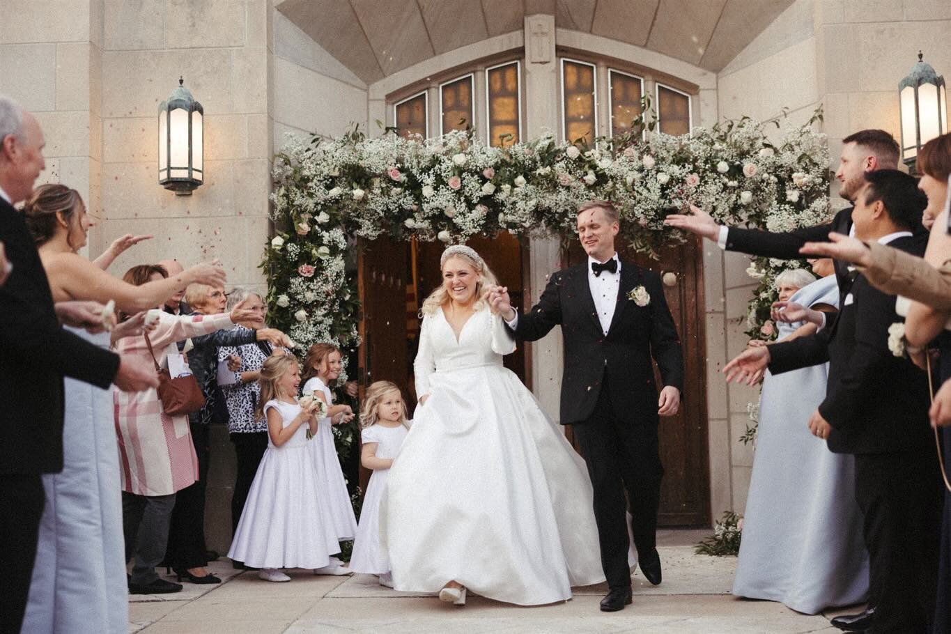 fun fact; we had a flower toss following our wedding ceremony almost eleven years ago.

i&rsquo;ll be team flower toss exit forever 💐