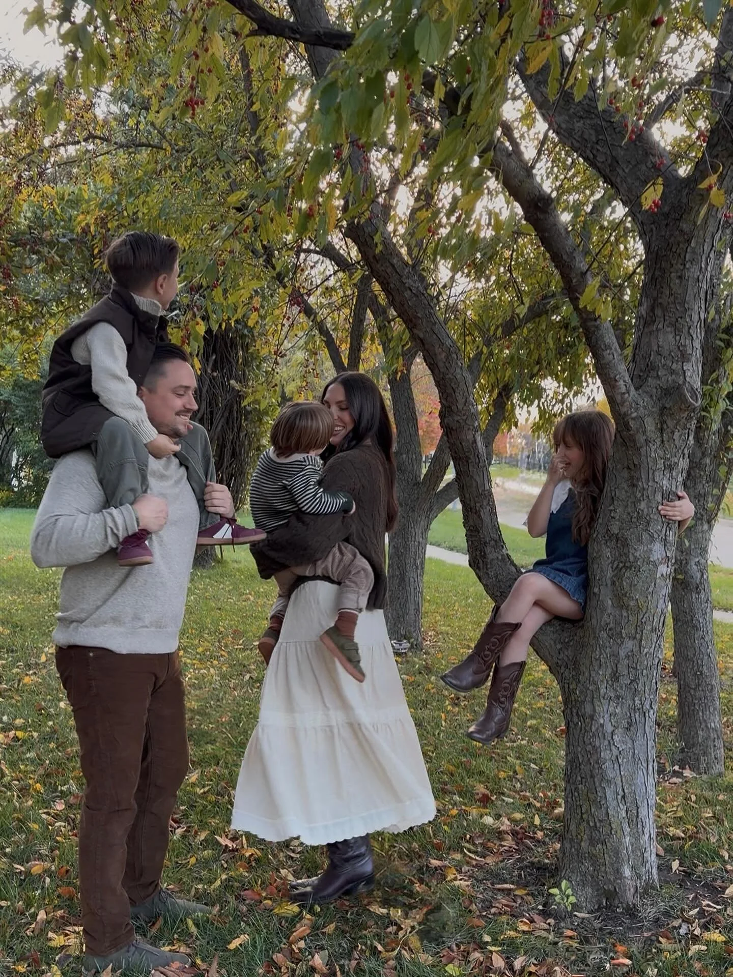 here&rsquo;s to november 🕯️🥧🧺🍂