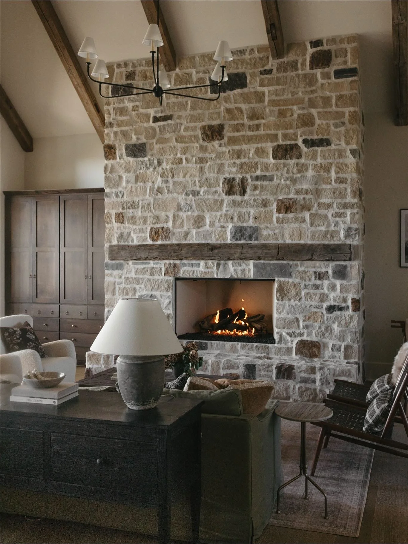 it&rsquo;s officially cozy season 🪵

InteriorPhotography #InteriorsPhotographer #DesMoinesPhotographer #OmahaInteriors #OmahaHomes #IowaInteriors #MidwestInteriors #EditorialInteriors #InteriorDesignPhotography #DesignInspoDaily #HomeStyleInspo #Arc