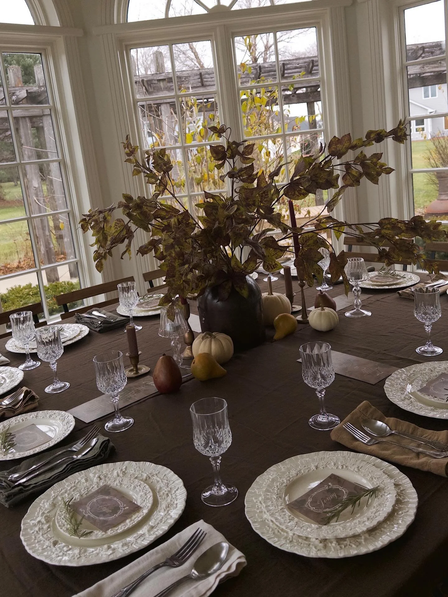 one for the books 🧺🦃🍽️🪵