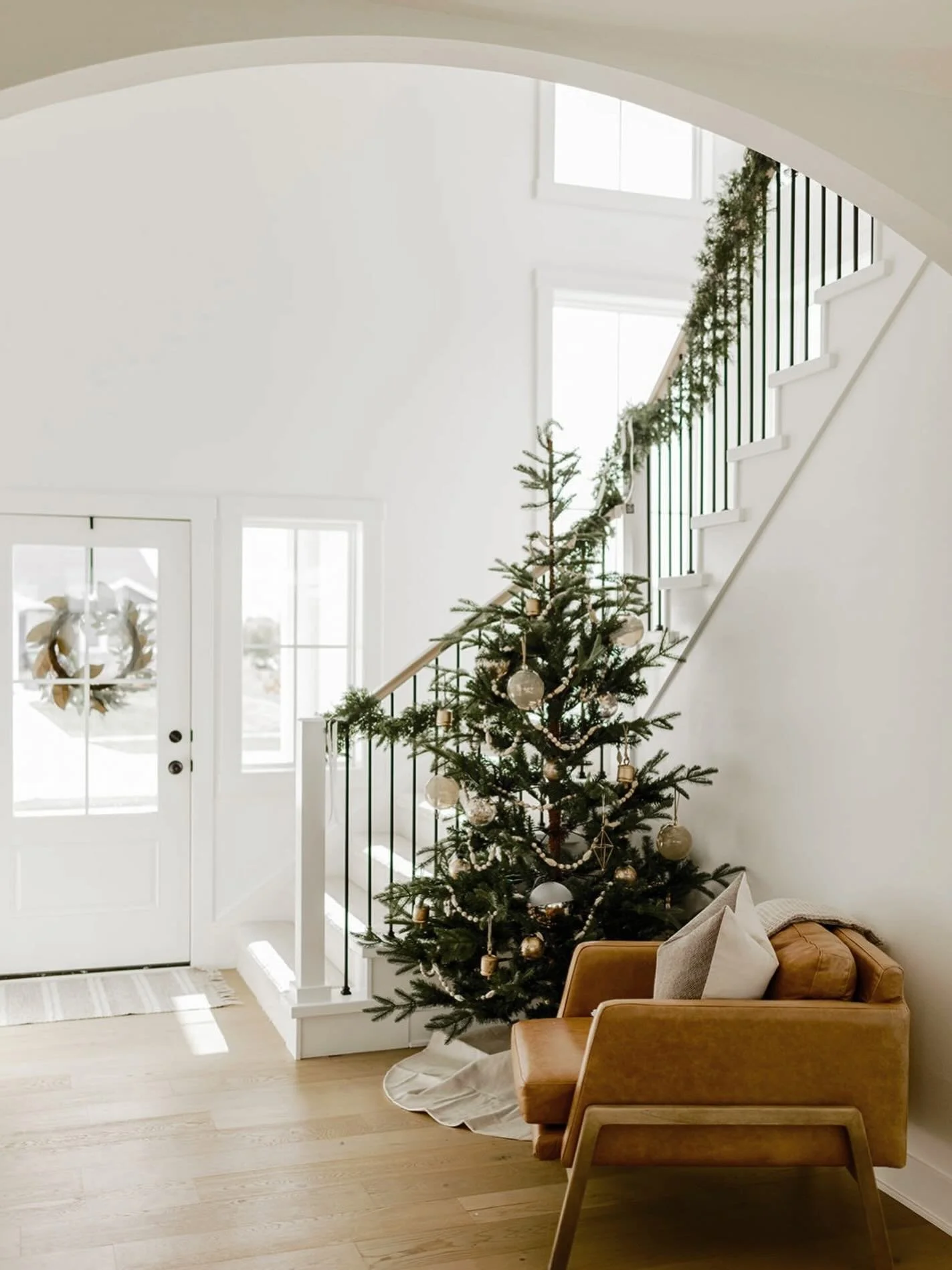 from christmas shoots of holidays past. 🌲
/ @ann_marie_co 

#christmasinteriors
#holidayhomedecor
#festiveinteriorstyling
#christmasdecorinspo
#seasonalhomedesign