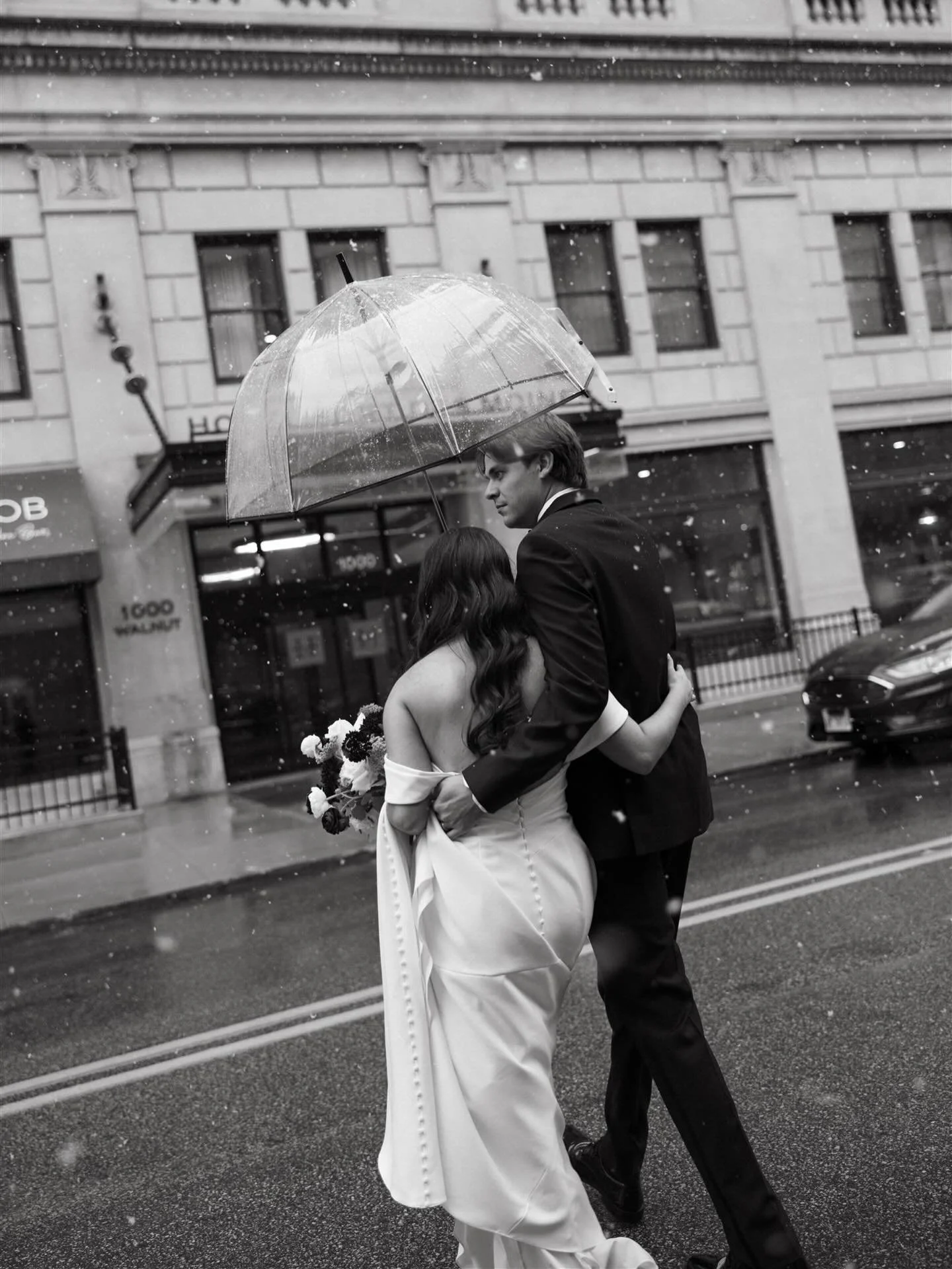 the calendar is open.
now officially booking 2027 weddings. 💍

#desmoinesphotographer #midwestweddingphotographer #iowaweddingphotographer #documentary_photography #desnoinesweddingphotography