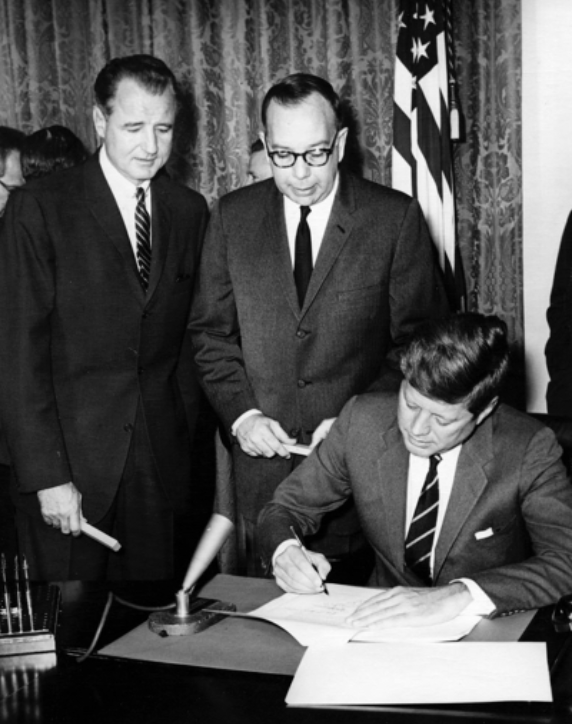 JFK signing the CMHA (1963)