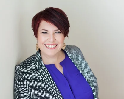 "I haven't loved my photos before." As a portrait photographer, I have years of experience helping clients of all body types look their absolute BEST. I know all the posing tricks to minimize what you don't like and accentuate your best assets. Professional hair and makeup styling will ensure you look amazing on camera all day!