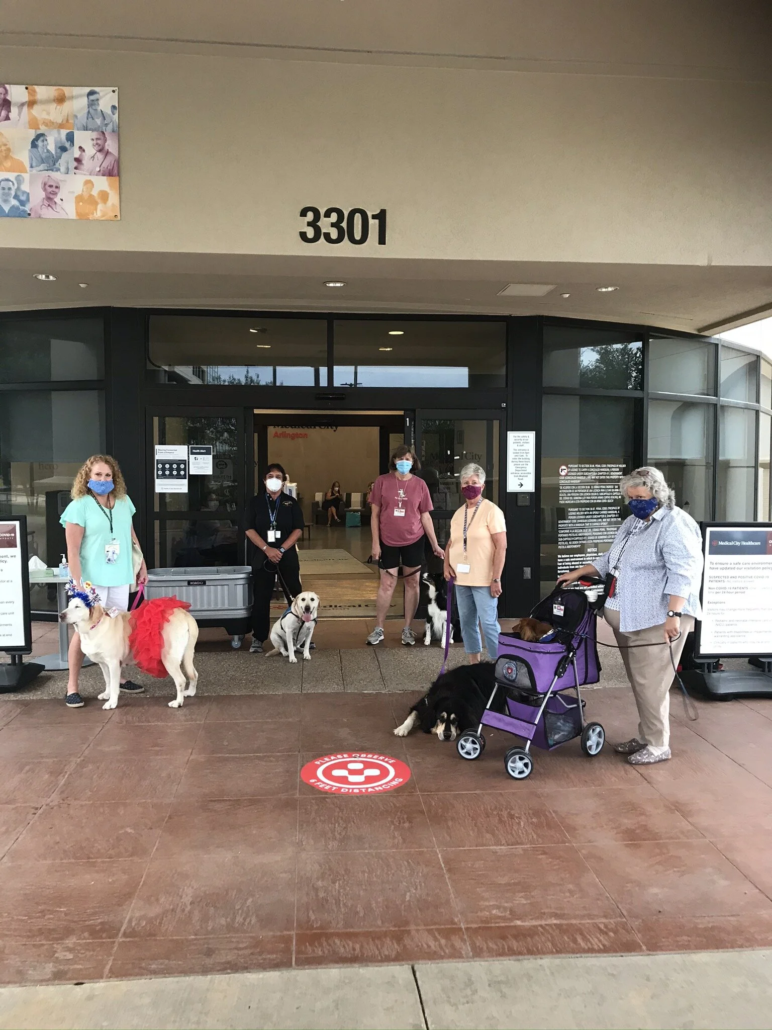 Medical City Arlington nurses get a therapy visit