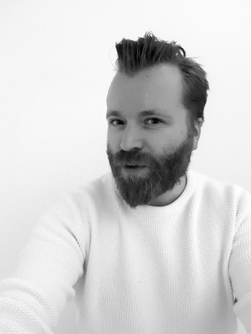 SIMON HALL FOUNDER & CEO 5xTHINKING