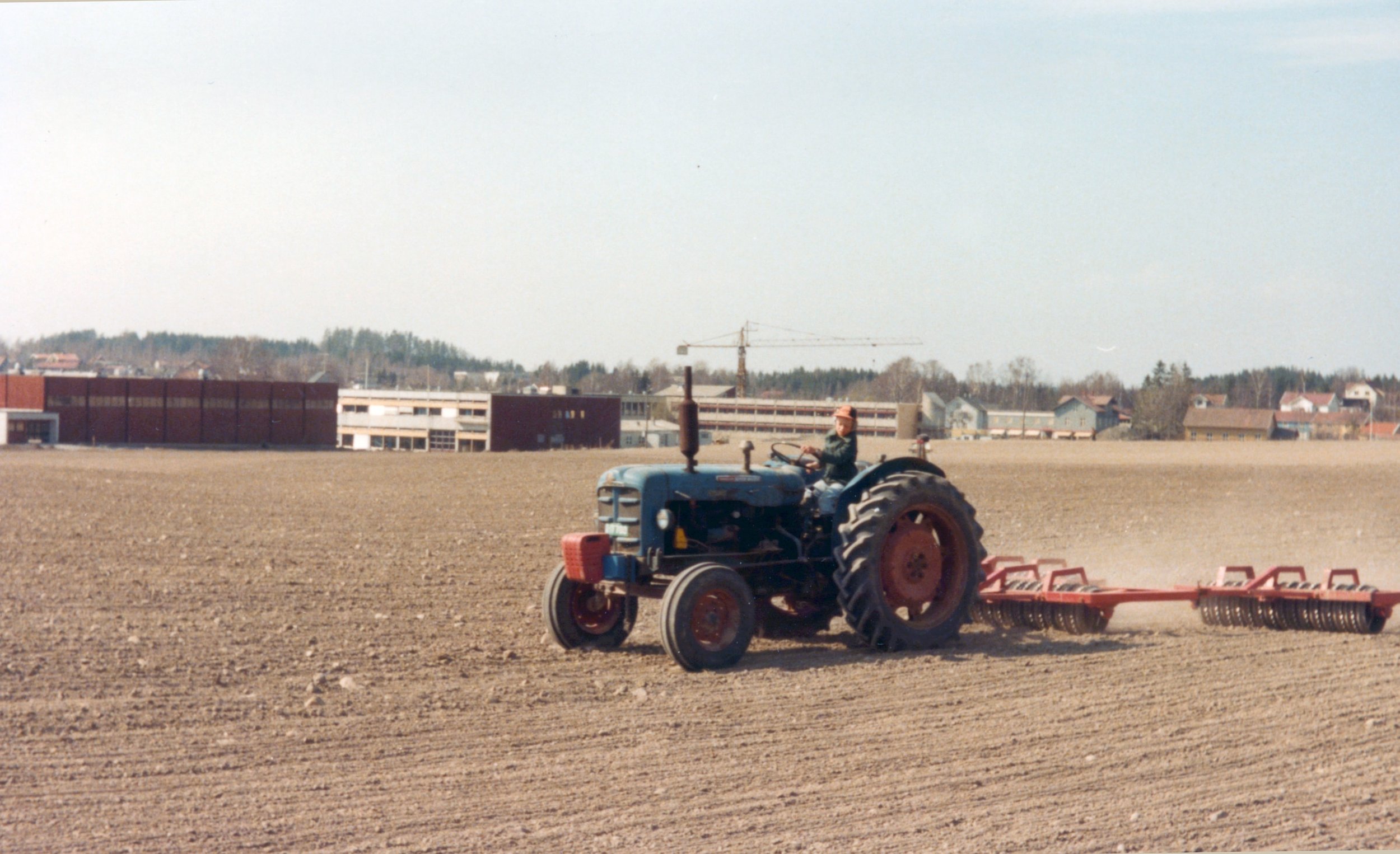  Johan Bjørneby tromler. Dyster gård, 1978.  