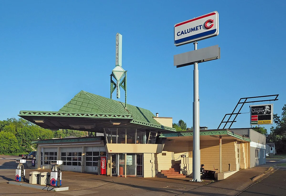 Wright’s gas station, located in Cloquet, Minnesota. Image: McGhiever