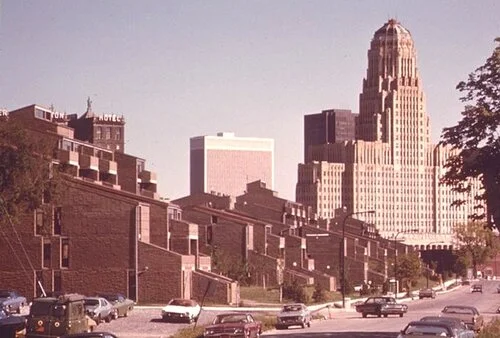 The Shorelines Apartments in 1975, shortly after opening. The large Art Deco skyscraper, at the rear-right, is Buffalo’s City Hall . Image: Courtesy of EPA/Library of Congress