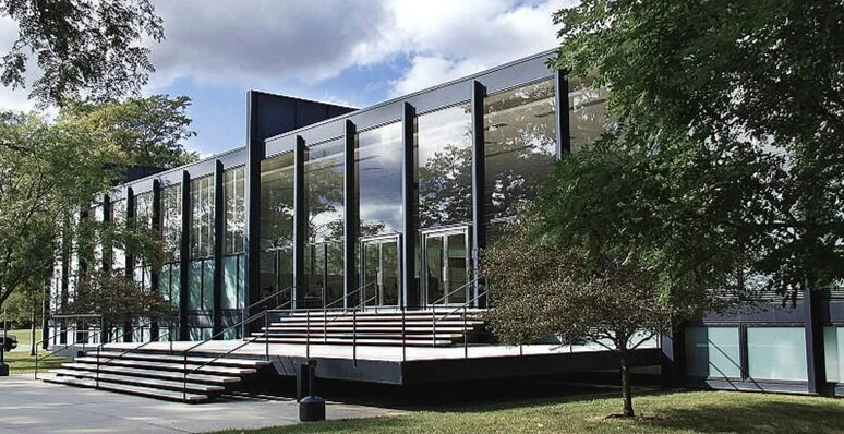 Mies van der Rohe’s Crown Hall building in Chicago, the home of Illinois Institute of Technology’s school of architecture. The glazing system (and the architecture of which it is a part) hardly varies on the four sides of the building—even though so…
