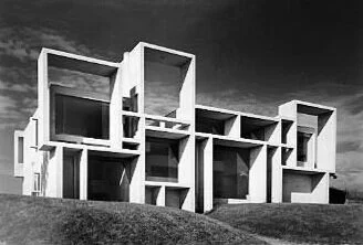 Rudolph’s Milam Residence, in Ponte Verda Beach, Florida, has recessed windows facing the beach-side of he house. Those deep recesses, in its Mondrian-like facade, provide useful shading. Joseph W. Molitor architectural photographs, located in Colum…