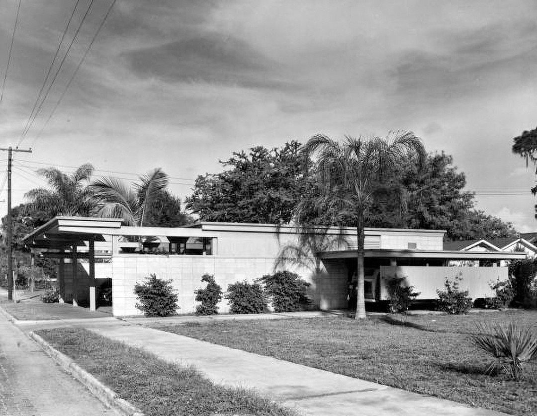 The Joseph Janney Steinmetz Photography Studio in Sarasota, Florida, designed by Paul Rudolph in 1947.⁠
⁠
Photo by Joseph Janney Steinmetz, State Library and Archives of Florida⁠
⁠
For more, follow PaulRudolphInst⁠ on Instagram, Facebook, Twitter and