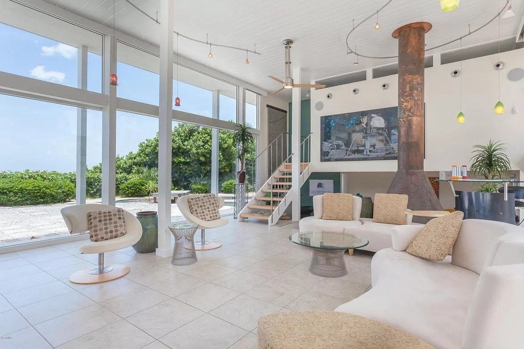 The Kerr Residence in Melbourne Beach, Florida designed by Paul Rudolph and Ralph Twitchell in 1950. ⁠Photos are of current interiors.⁠
⁠⁠
For more, follow PaulRudolphInst⁠ on Instagram, Facebook, Twitter and Threads or go to our website at www.paulr