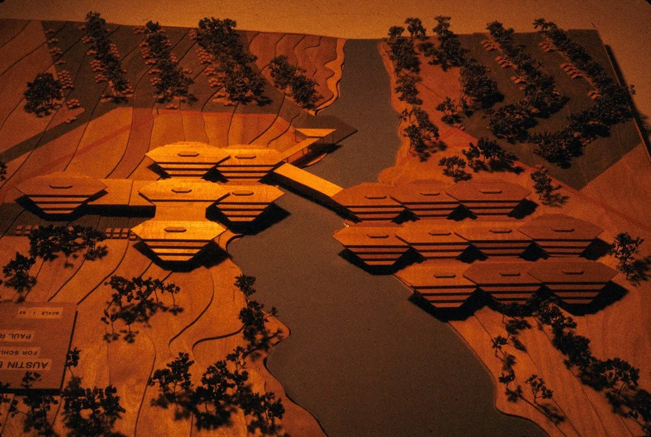 Model of the Austin Engineering Center for Schlumberger Well Services in Austin, Texas. The unbuilt project was designed by Paul Rudolph in 1982.⁠
⁠
#paulrudolph