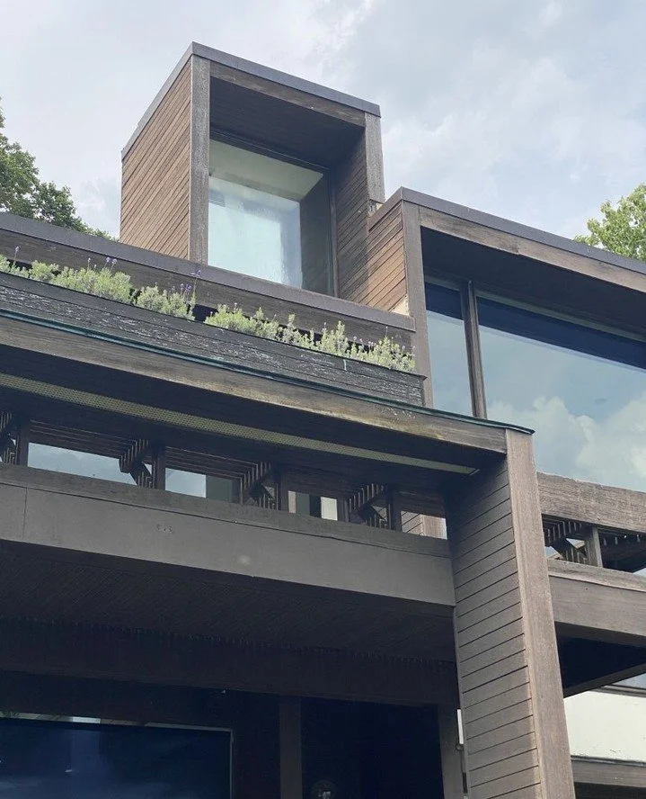 The Parcells Residence in Grosse Pointe, Michigan, designed by Paul Rudolph in 1967. ⁠
⁠
The design consists of two wings which are staggered around a light-filled, three-story volume. The Parcells requested one bedroom level for the parents, one for
