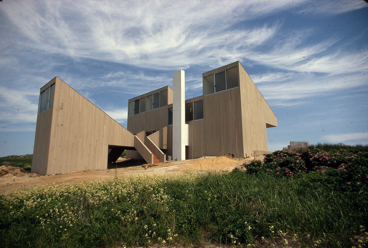 Construction photos of the Petrucelli Residence in Bridgehampton, New York taken by Myron Goldfinger in April and June 1971.⁠
⁠
#myrongoldfinger