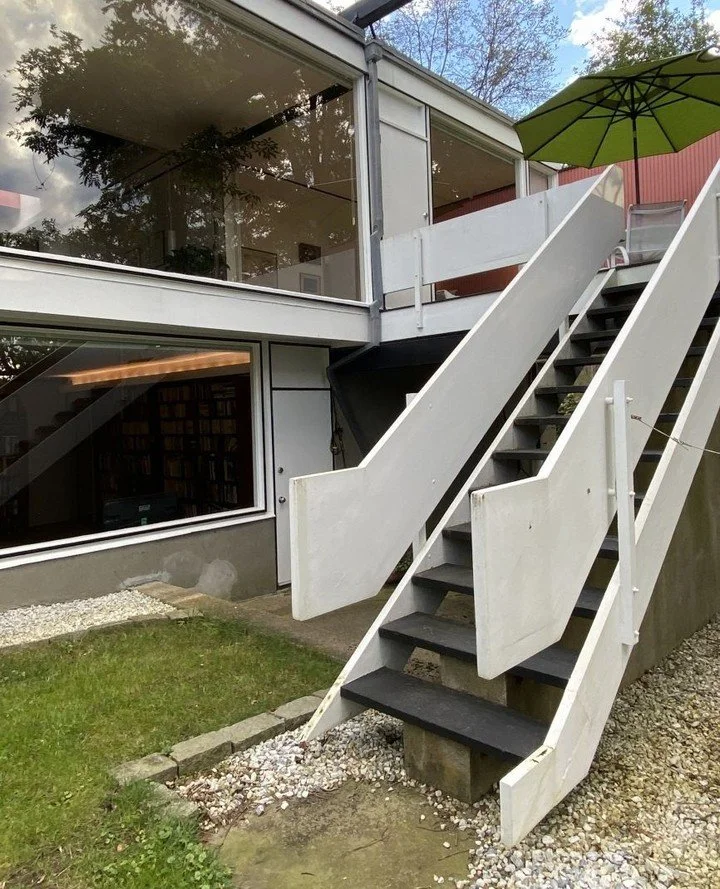 The Yanofsky Residence in Chestnut Hill, Massachusetts, designed by Paul Rudolph in 1956. ⁠
⁠
Photos by Kelvin Dickinson.⁠
⁠
#paulrudolph