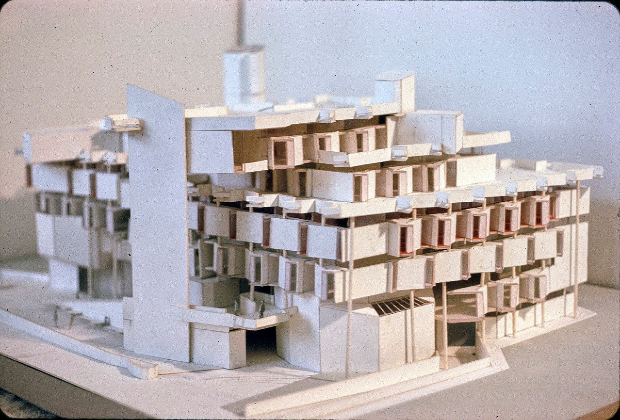Early Scheme model of the unbuilt Monteith College Center for Wayne State University in Detroit, Michigan designed by Paul Rudolph in 1966.⁠
⁠
#paulrudolph