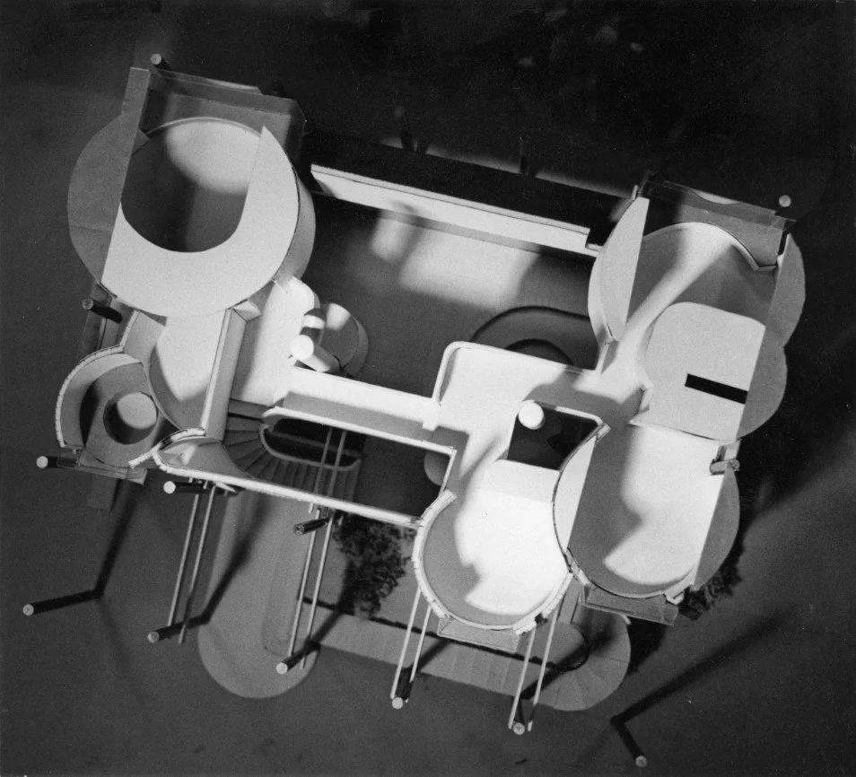 The Siegel Residence in Westhampton Beach, New York designed by Paul Rudolph in 1978. The project concept is to build the residence around a grid of poles which eventually become 30 14&rdquo; (36 cm) diameter hand selected telephone poles. The projec