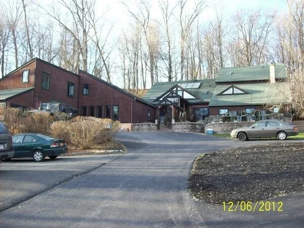 The property at 19 Greentree Lane in Chester, New York has been relisted for sale again, and - once again - the marketing materials claim the home was designed by Paul Rudolph.⁠
⁠
If this sounds familiar, it&rsquo;s because it is. We encourage reader