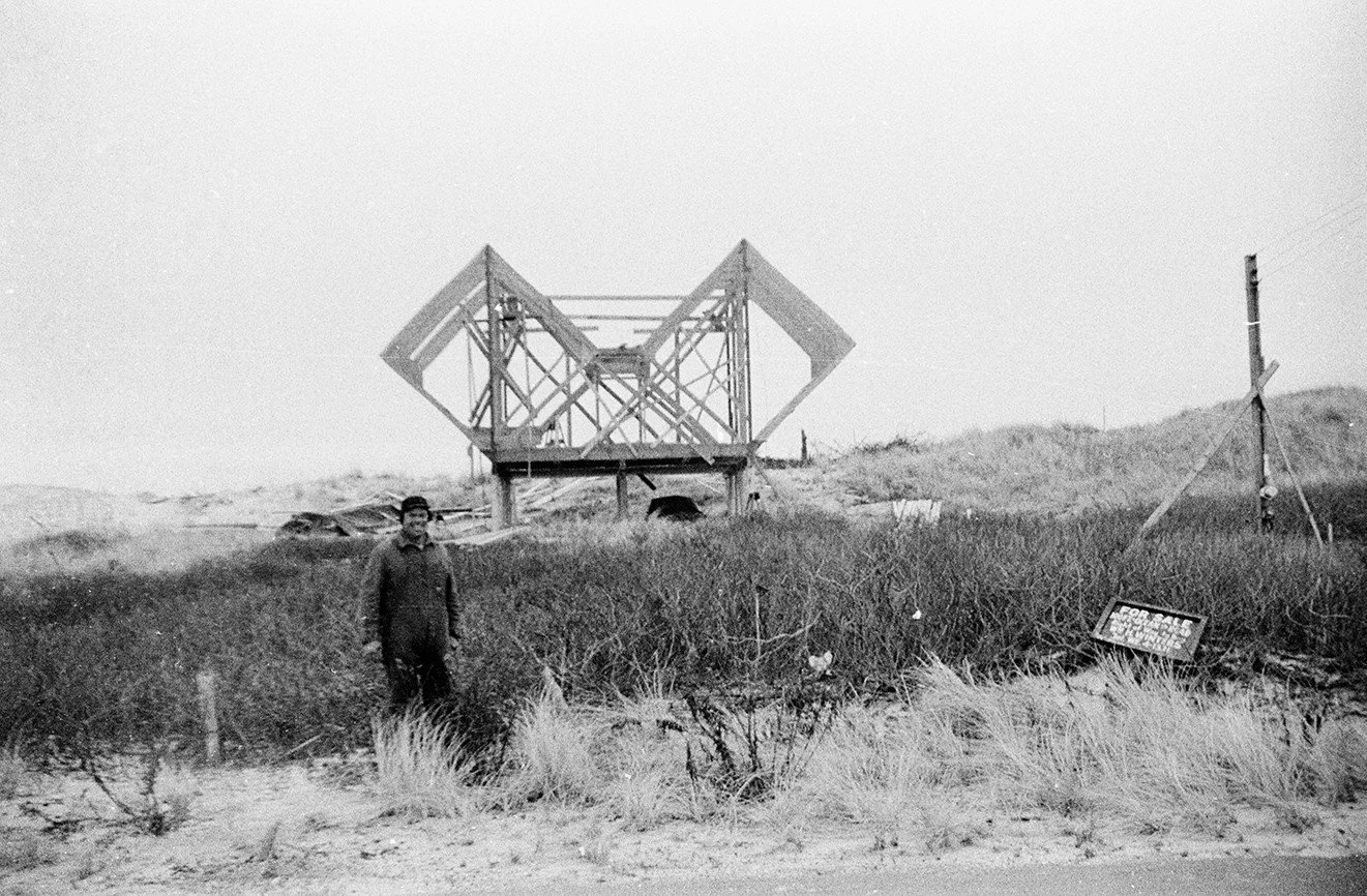 Construction photos of the Pearlroth Residence in Westhampton Beach, New York designed by Andrew Geller in 1958. The photos were taken in 1959. ⁠
⁠
In 2014 the residence was restored by Richard Reinhardt of Reinhardt/O&rsquo;Brien Contracting and sup