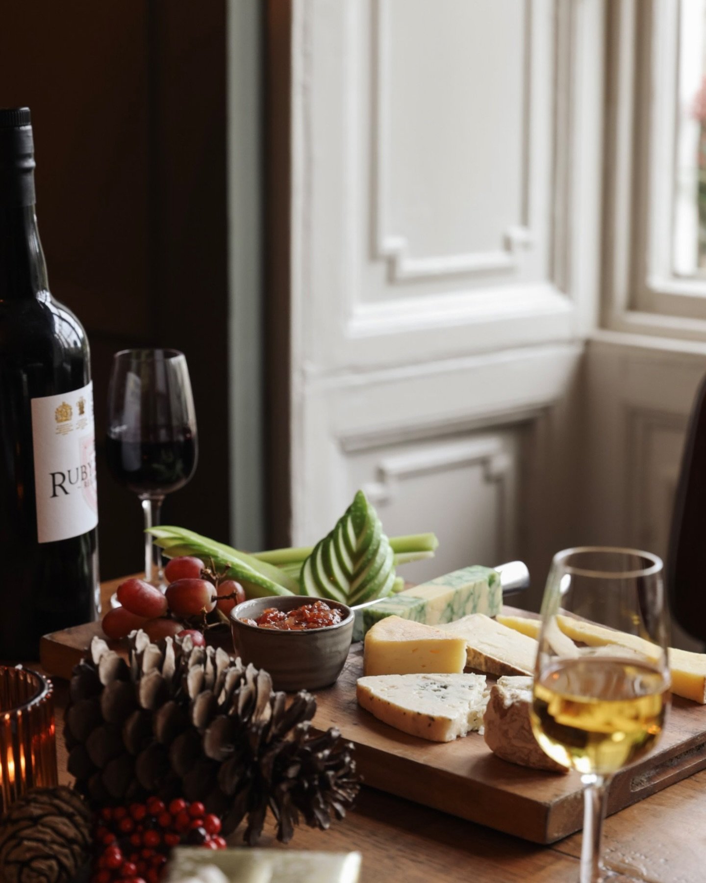 It feels like a cheese and wine kinda night&hellip;.
