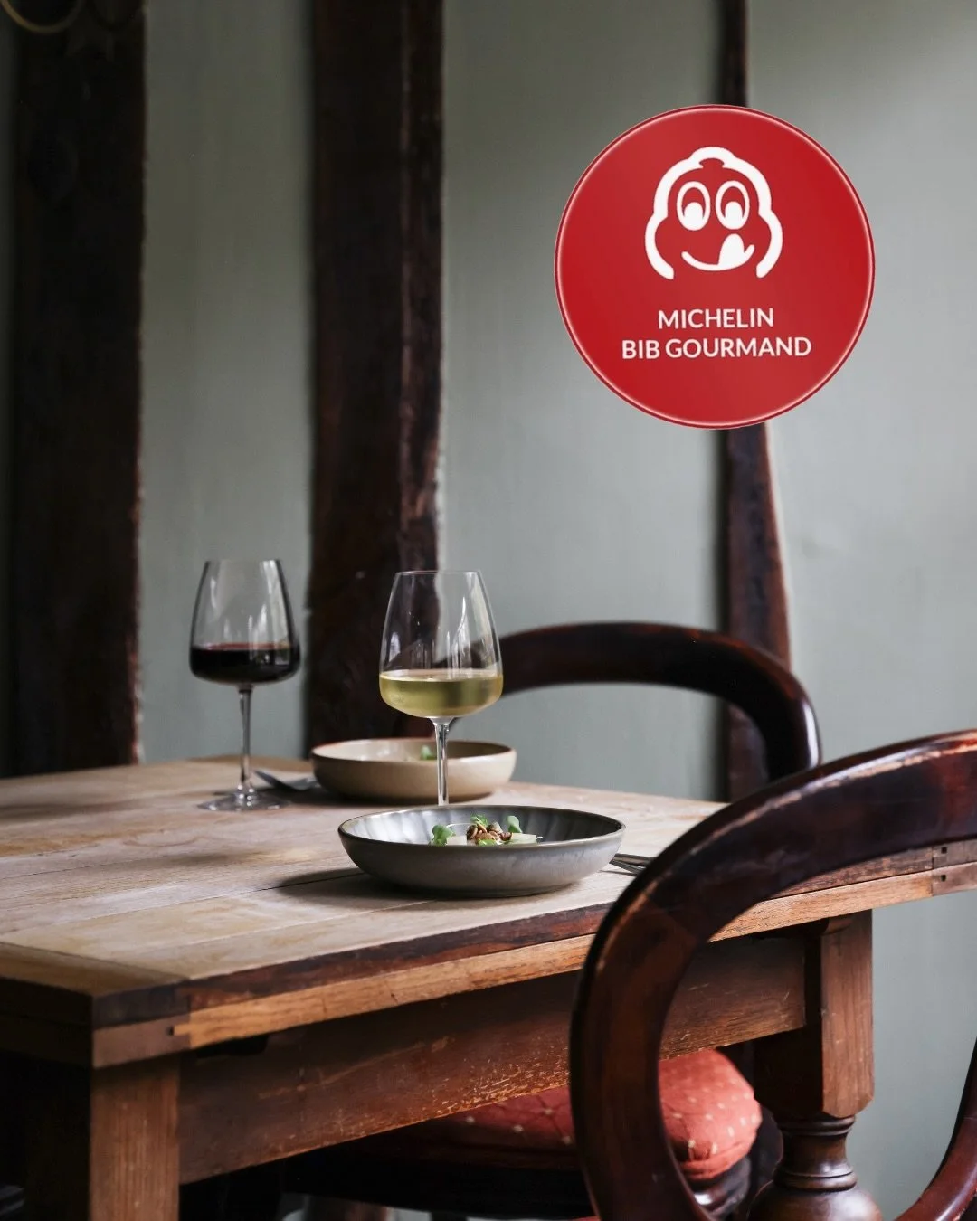 The Peacock Inn, Chelsworth has retained its Michelin Bib Gourmand Award for another year ⭐️🦚
We genuinely love visiting this part of Suffolk and having the chance to showcase the incredible talent coming out of the kitchen, alongside the real passi