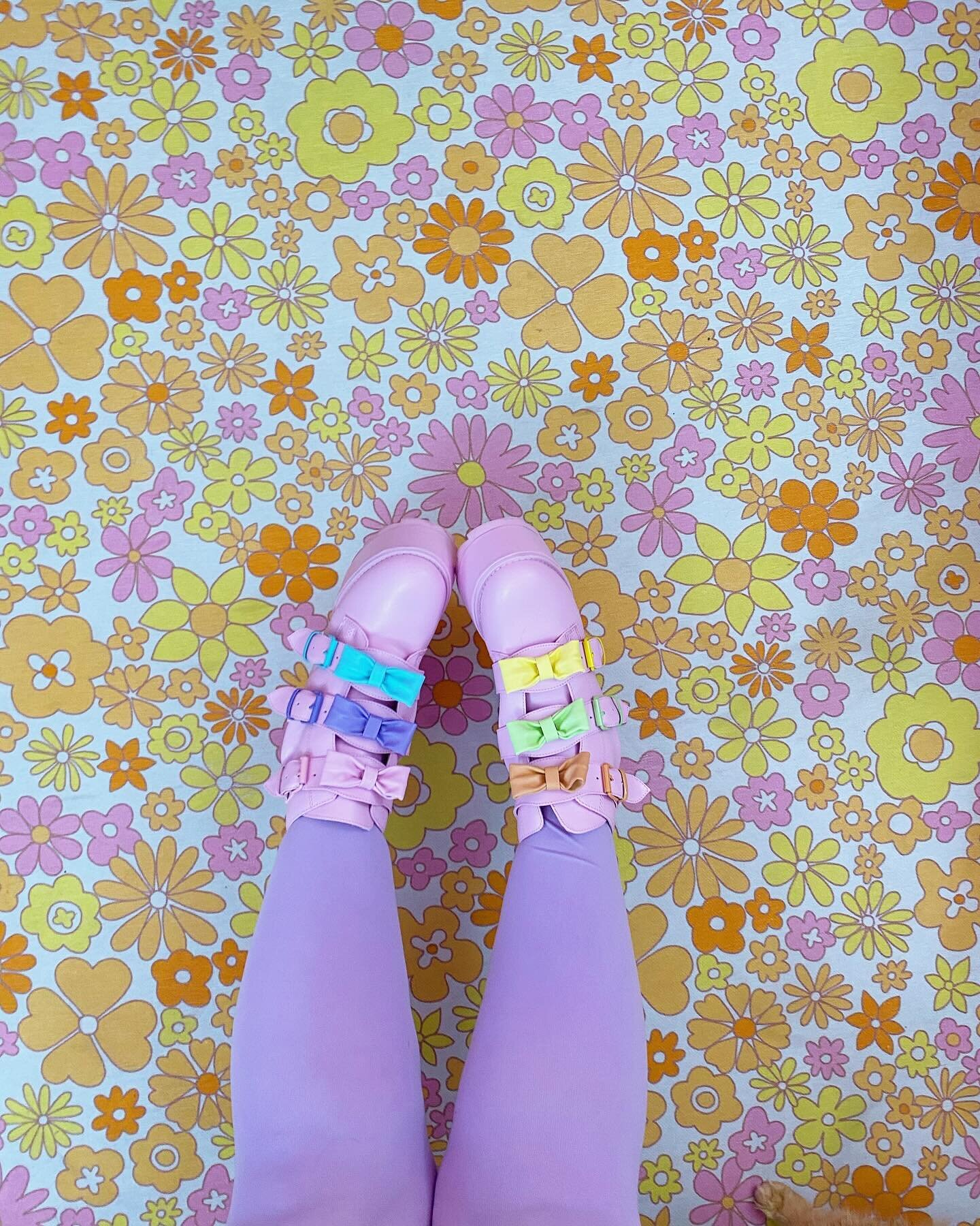 Today's boots 💞 Usually you'll find me wearing my classic Dr. Martens black leather or zip-up hot pink Jaydens but lately, I've been all about these pastel rainbow platforms by @yrushoes 🌈 I love how every bow is a different color &amp; the corresp